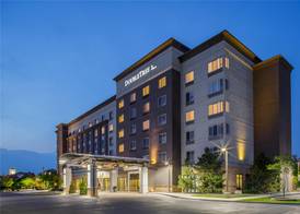 DoubleTree by Hilton Denver International Airport 3