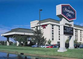 Hampton Inn Columbus-Airport 2