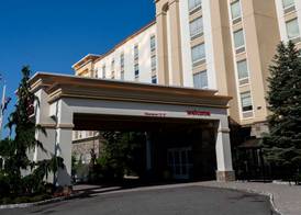 Hampton Inn & Suites Staten Island 3