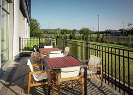 Hampton Inn & Suites Teaneck/Glenpointe 4