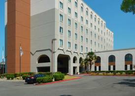 DoubleTree by Hilton Newark Fremont 4