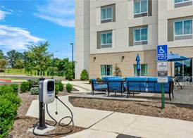 Hampton Inn Daleville 3