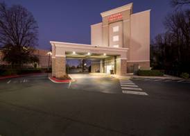 Hampton Inn & Suites Charlotte-Airport 3