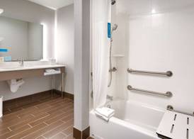 Hampton Inn & Suites Anaheim Resort Convention Center 5