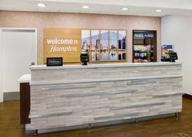 Hampton Inn & Suites Detroit/Troy 4