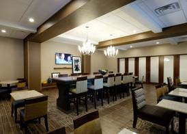 Hampton Inn Green Bay Downtown 5