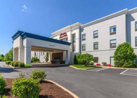 Hampton Inn & Suites Hartford-Manchester 2