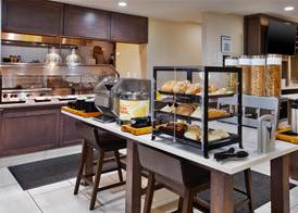Hilton Garden Inn Chesapeake/Greenbrier 2