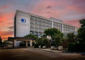 DoubleTree by Hilton Dallas - Love Field 2