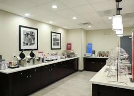 Hampton Inn & Suites Mount Laurel/Moorestown 5