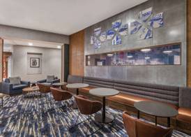 Hampton Inn & Suites Fort Wayne Downtown 5