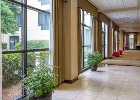 DoubleTree by Hilton Charlotte Airport 4