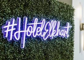 Hotel Elkhart, Tapestry Collection By Hilton 3