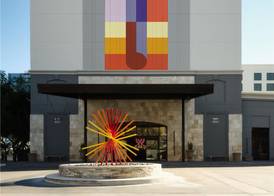 Hotel Zessa Orange County Airport, a DoubleTree by Hilton 2