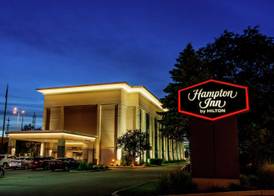 Hampton Inn Milwaukee-Northwest 2