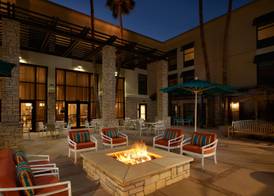 Hampton Inn & Suites Phoenix/Scottsdale on Shea Boulevard 2