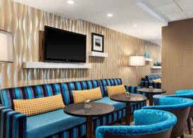 Hampton Inn & Suites by Hilton Vancouver-Downtown 4