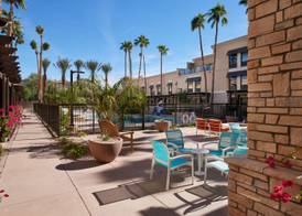 Hampton Inn & Suites Phoenix/Scottsdale on Shea Boulevard 5