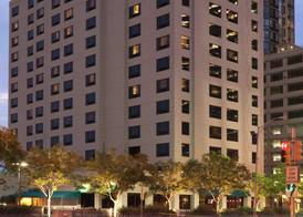 DoubleTree by Hilton Jersey City 3
