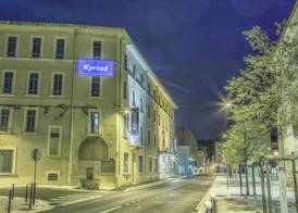 KYRIAD ORANGE Centre Ville - HOTEL RESTAURANT BAR - Galerie d'Art des Princes - Provence Alpes Côte'Azur - France - AUTOROUTE A7-A9 - exit21- Châteauneuf-du-Pape Avignon Bollene Nimes Valence - Terras 3