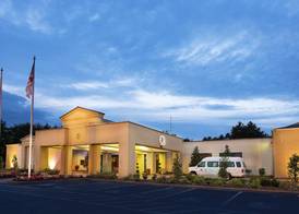 DoubleTree by Hilton Charlotte Airport 2