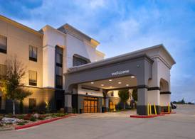 Hampton Inn Kansas City Northeast 3