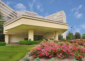DoubleTree by Hilton Newark Airport 3
