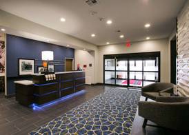 Hampton Inn & Suites Dallas/Ft. Worth Airport South 5