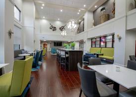 Hampton Inn & Suites Lafayette 4