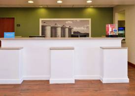 Hampton Inn & Suites Wilmington 4