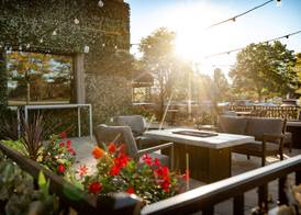 DoubleTree Suites by Hilton & Conf Ctr Chicago-Downers Grove 5