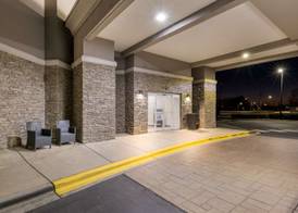 Hampton Inn & Suites Charlotte-Airport 4