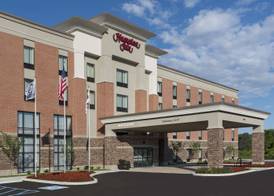 Hampton Inn Westfield 5