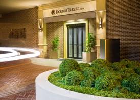 DoubleTree by Hilton Hotel Savannah Historic District 4