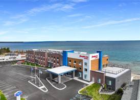 Hampton Inn St Ignace Lakefront Mackinac 5