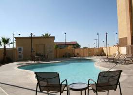 Hampton Inn & Suites Barstow 5