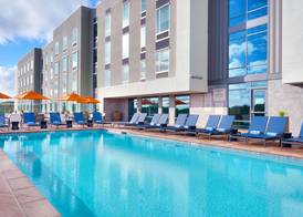 Hampton Inn & Suites Anaheim Resort Convention Center 3