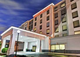 Hampton Inn & Suites Newark-Harrison-Riverwalk 3