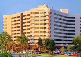 Hilton Chicago/Oak Brook Suites 2