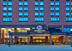 DoubleTree by Hilton Lansing 2