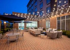 DoubleTree by Hilton Chicago Midway Airport 2