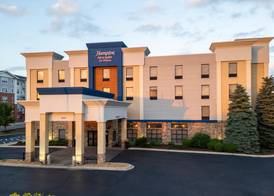 Hampton Inn & Suites Addison 4