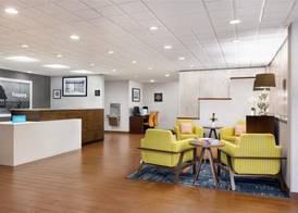 Hampton Inn Naples/Central 5