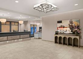 Homewood Suites by Hilton Anaheim Resort - Convention Center 4