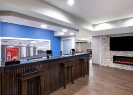 Hampton Inn Sanford 3