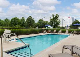 Hampton Inn Farmville 5