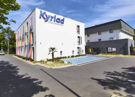 Kyriad Saint Quentin en Yvelines - Montigny 3