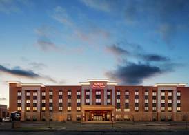 Hampton Inn & Suites Chicago/Waukegan 2