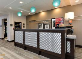 Hampton Inn & Suites Des Moines Downtown 4