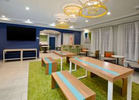 Spark by Hilton Walker Grand Rapids North 5